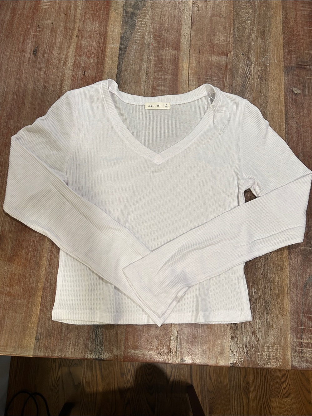 Active USA NWOT White Waffle Weave V-Neck Long Sleeve Top